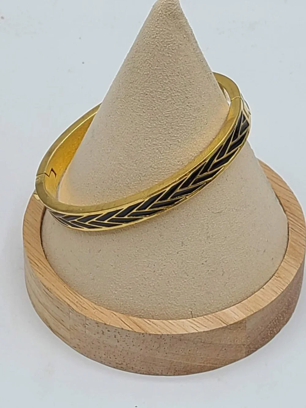 J Crew Black Enamel Gold Tone Textured Hinged Bangle NWOT
